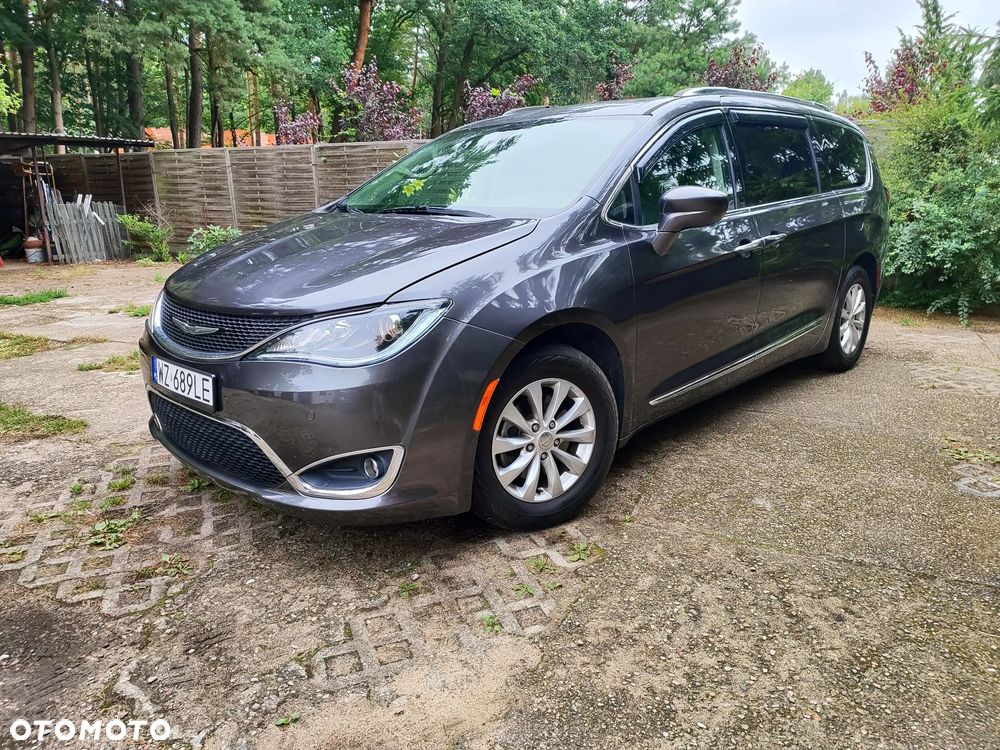 Chrysler Pacifica - 6