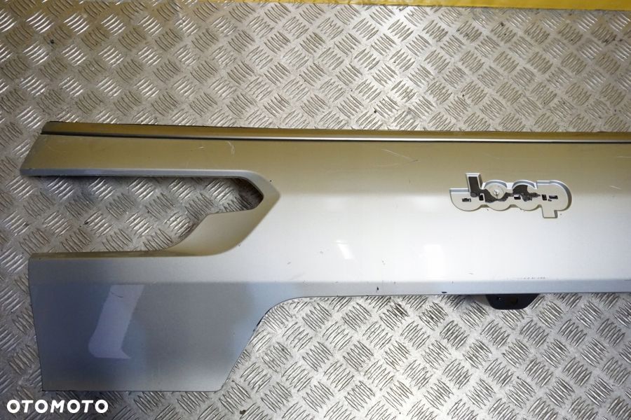 JEEP GRAND CHEROKEE 2021 2022 2023 Blenda Klapy Bagażnika Tył USA - 5