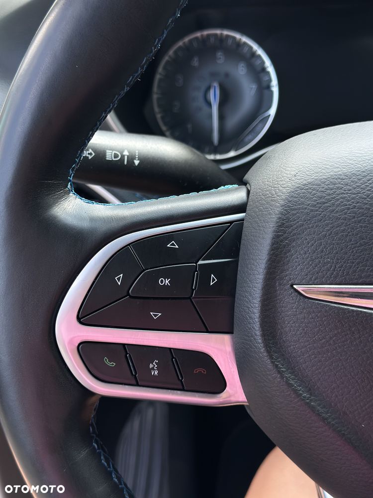 Chrysler Pacifica - 14