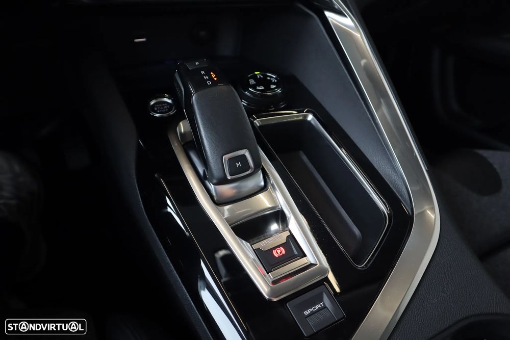 Peugeot 3008 PureTech 130 Stop & Start GPF EAT8 Roadtrip - 28