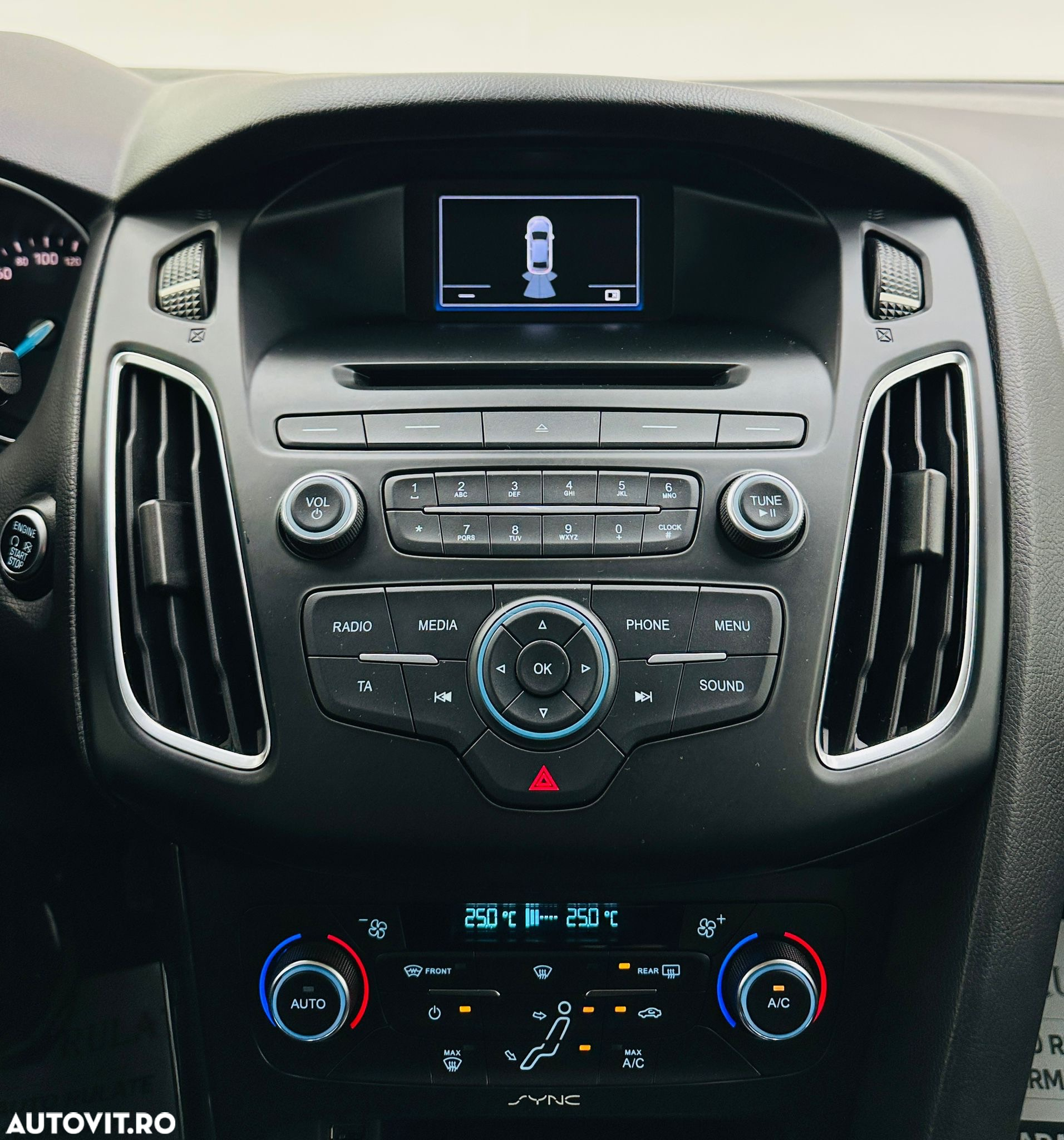 Ford Focus - 30