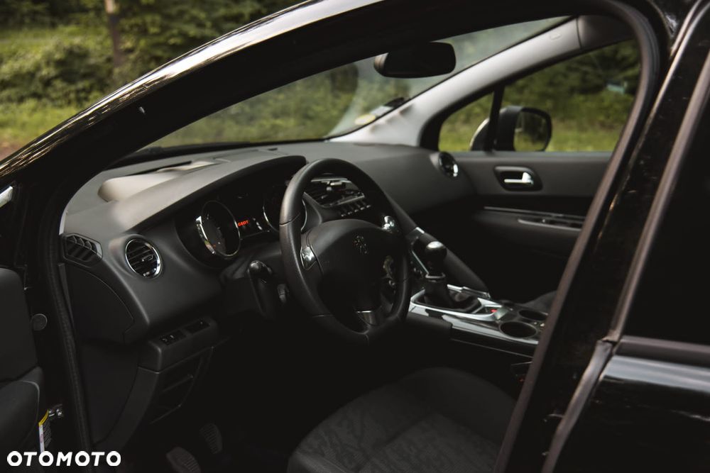 Peugeot 3008 HDi 150 Allure - 5