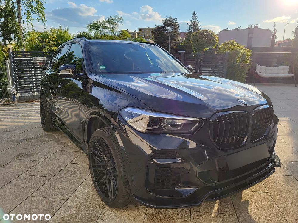 BMW X5 M M50i - 1