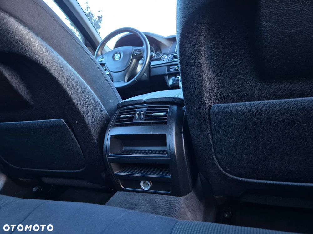 BMW Seria 5 520d - 27
