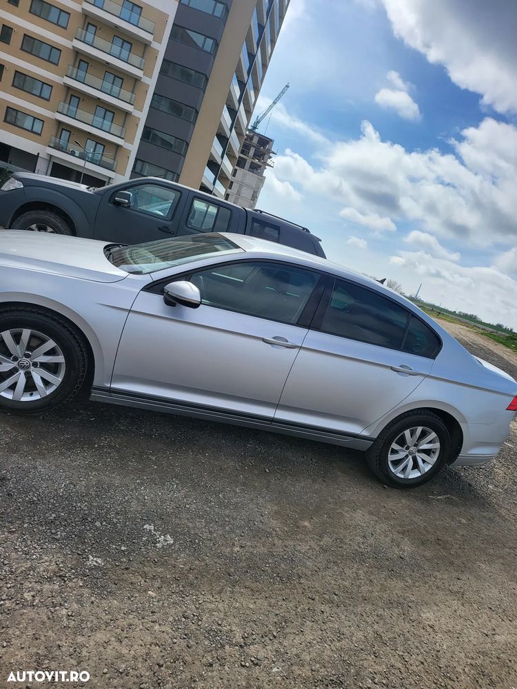 Volkswagen Passat - 10