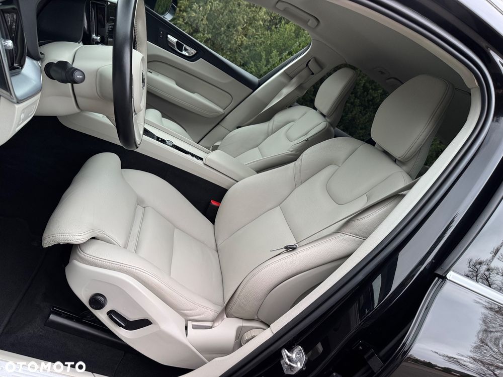 Volvo XC 60 D4 Geartronic Momentum Pro - 40