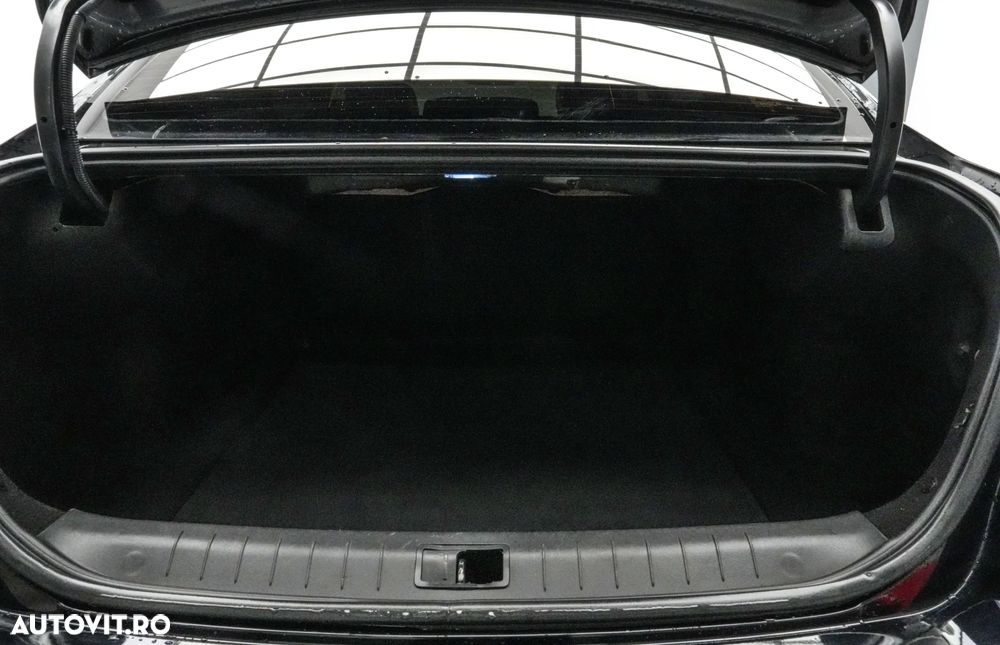 Renault Latitude 2.0 dCi Luxury CVA - 23