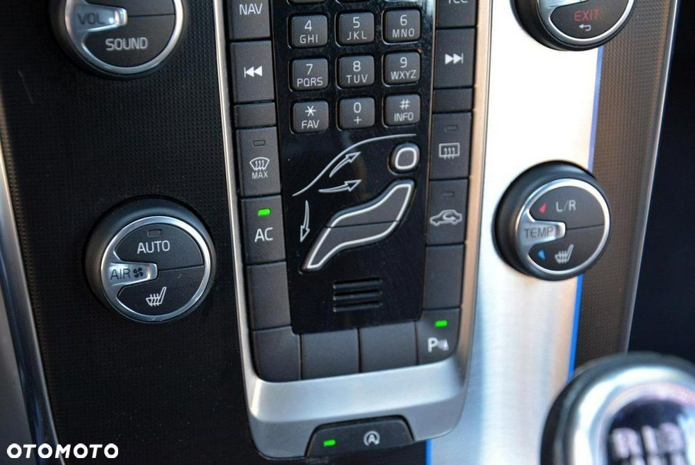 Volvo V40 T3 R-Design Momentum - 29