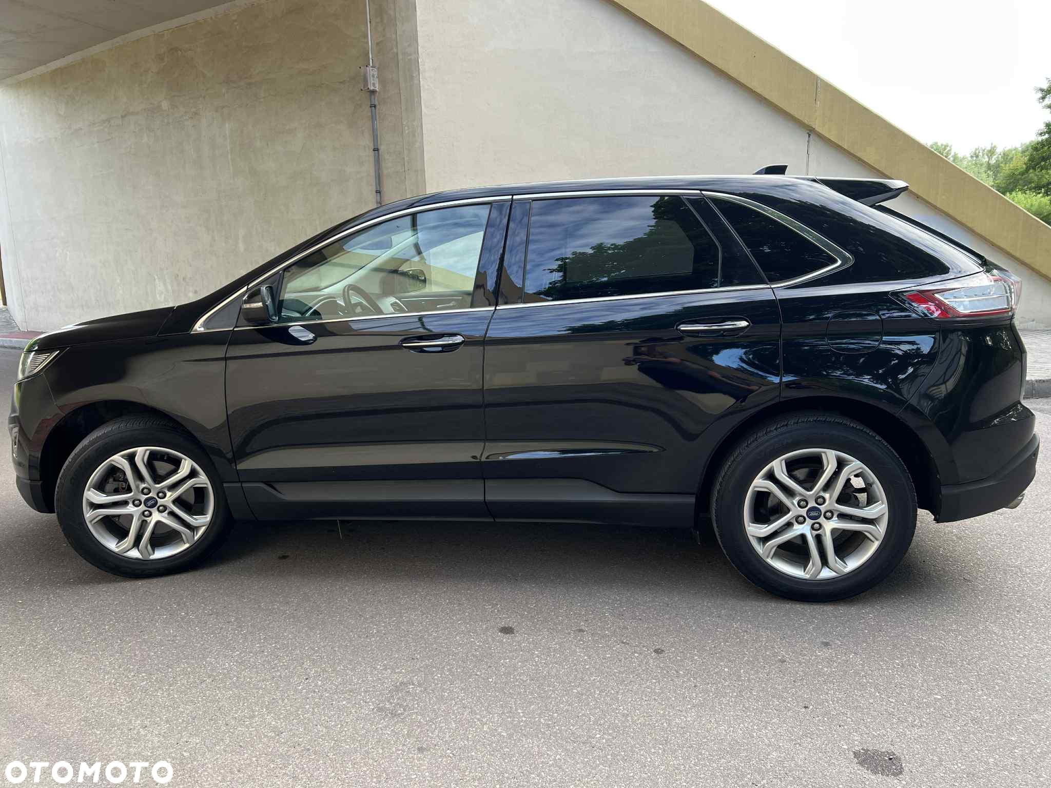 Ford Edge - 2