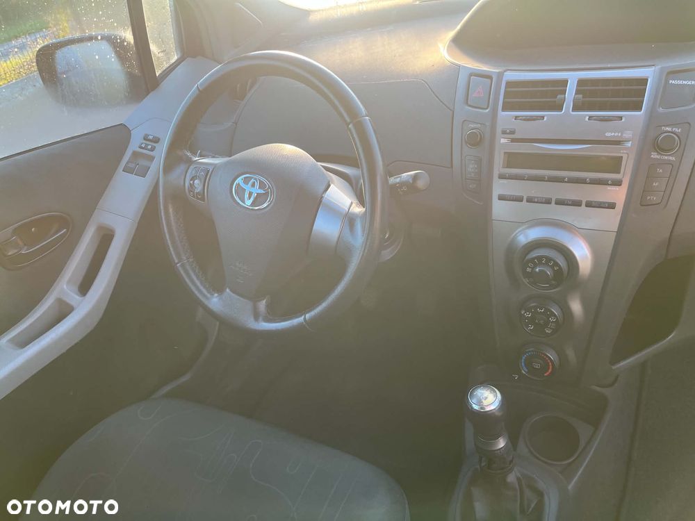Toyota Yaris 1.0 VVT-i Cool - 6