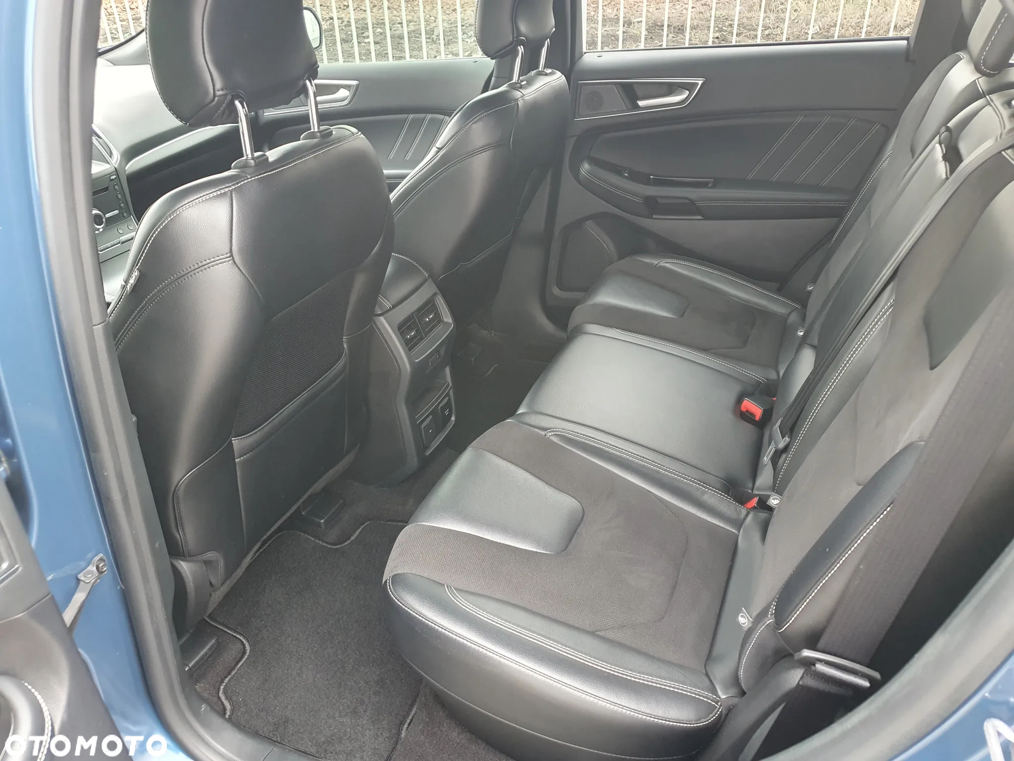 Ford Edge - 32