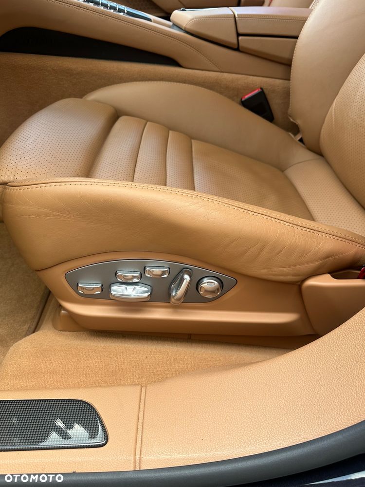 Porsche Panamera Turbo - 28