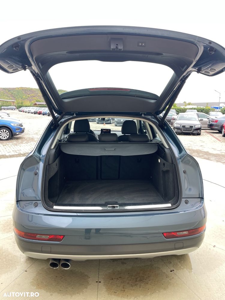 Audi Q3 2.0 TDI Quattro Stronic Design - 24