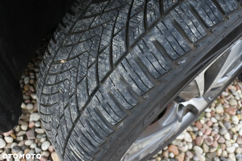 Peugeot 2008 PureTech 110 Stop&Start EAT6 Allure - 33
