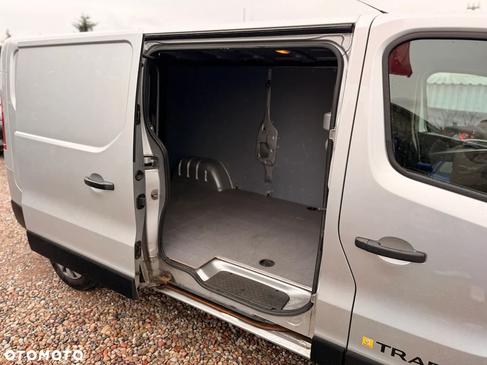 Renault Trafic - 23