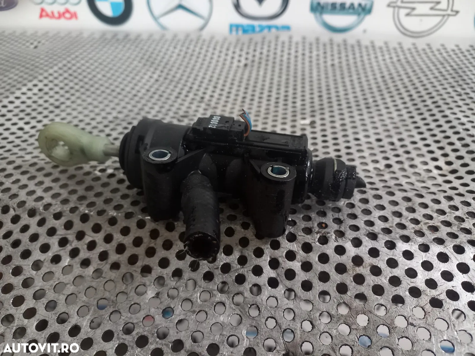 Pompa Cilindru Receptor Ambreiaj Bmw 320 D F30 F31 Motor N47D20D Cod  - Dezmembrari Arad - 3