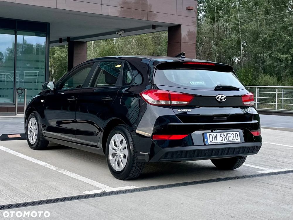 Hyundai i30 1.5 DPI Classic + - 18