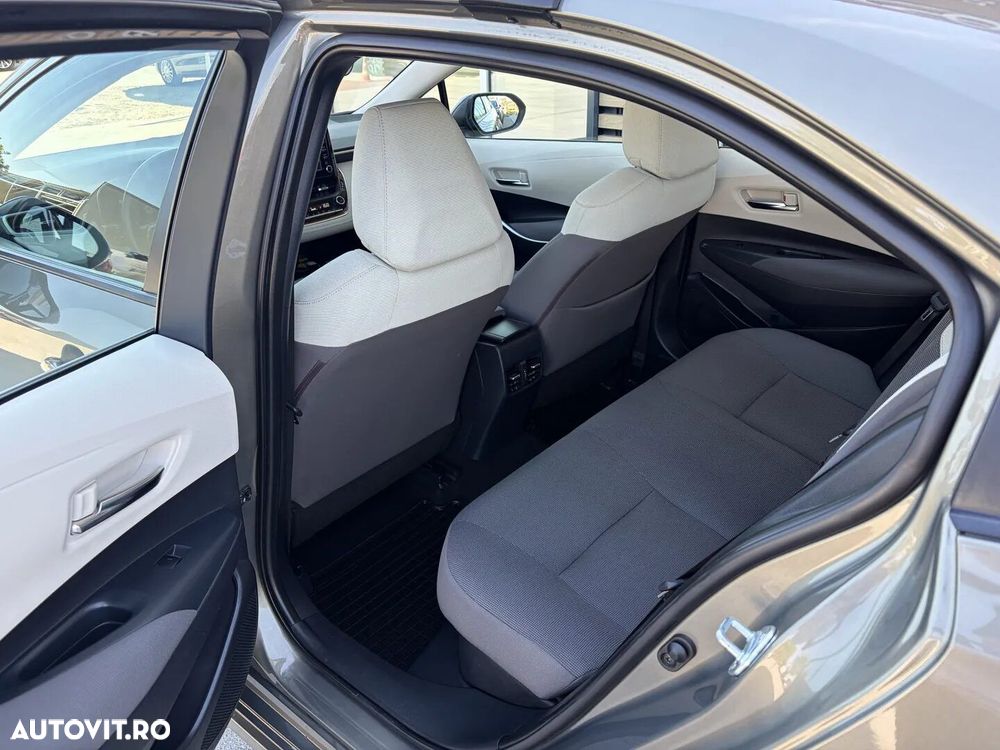 Toyota Corolla - 11