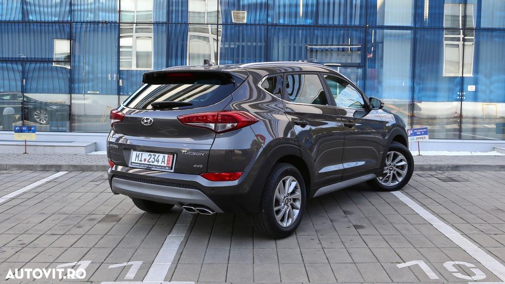 Hyundai Tucson 2.0 CRDI 4WD 6MT Premium - 10