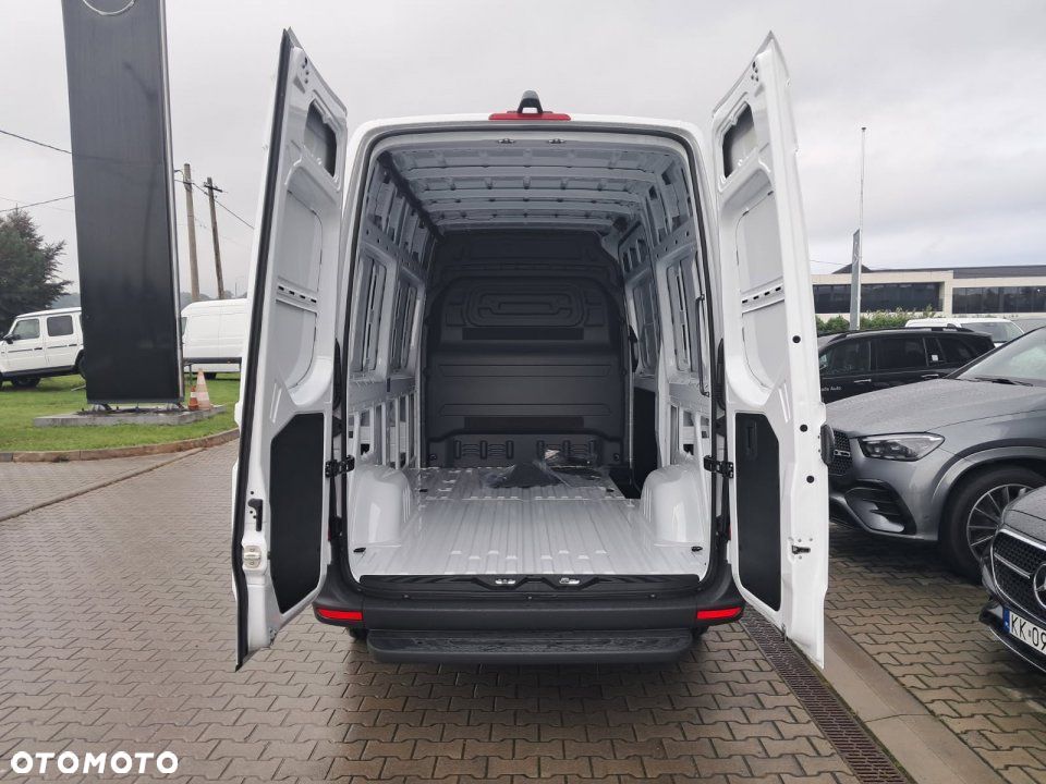 Mercedes-Benz Sprinter - 10