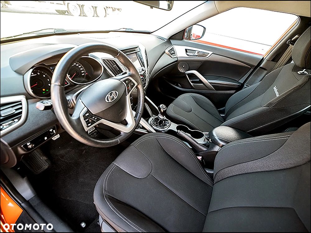 Hyundai Veloster - 14