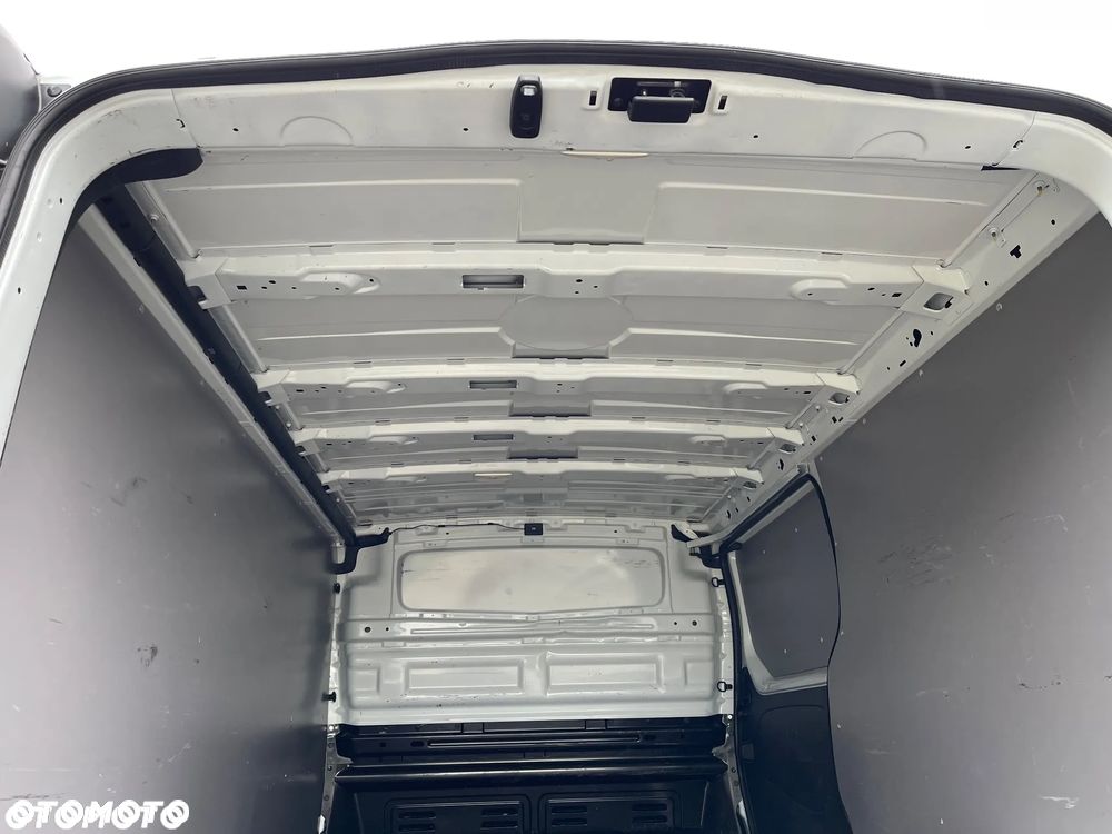 Renault Trafic - 23
