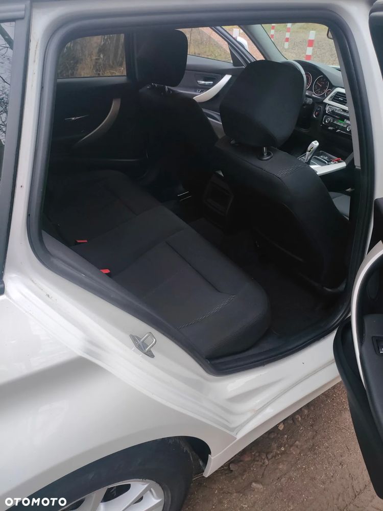 BMW Seria 3 318d - 11
