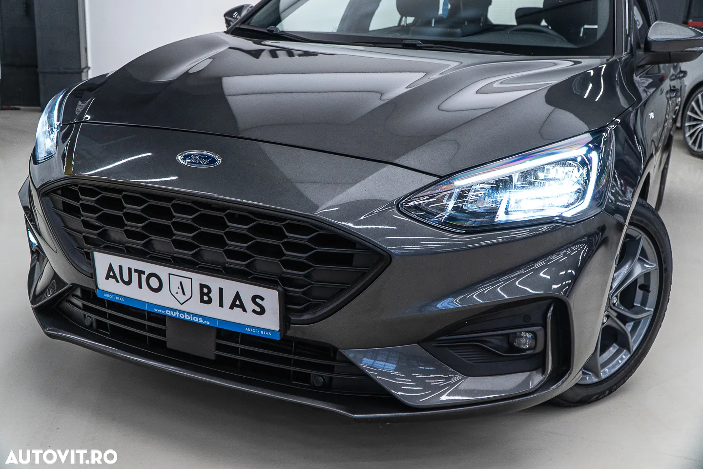 Ford Focus Turnier 1.0 EcoBoost Start-Stopp-System ST-LINE X - 10