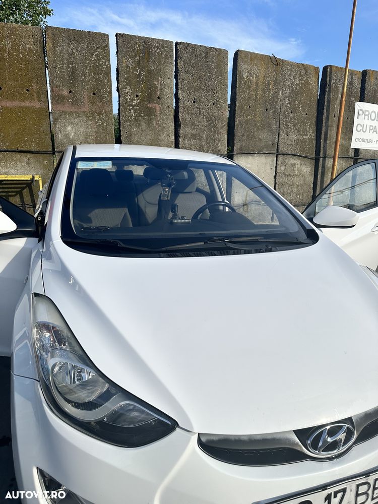 Hyundai Elantra 1.6 MPi - 9