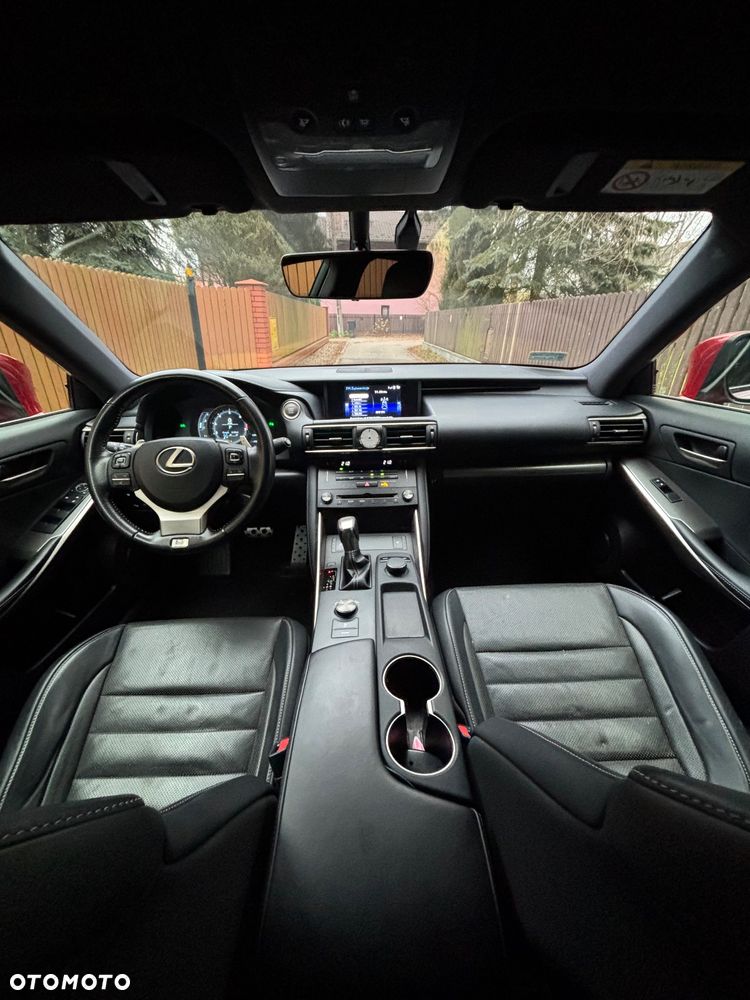 Lexus IS 200t / 300 F Sport - 26