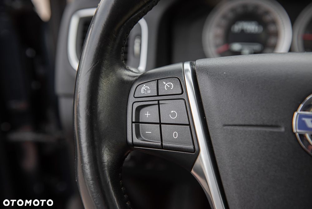 Volvo V60 D3 Summum - 23