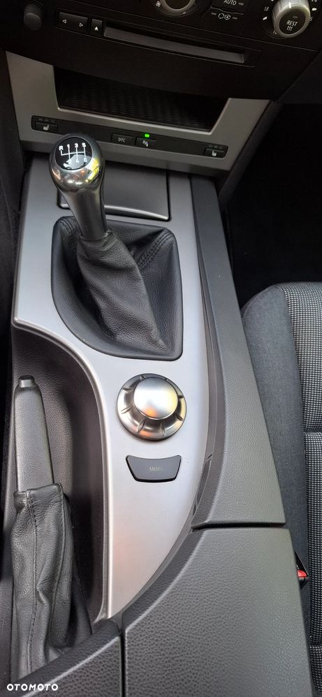 BMW Seria 5 520i - 7