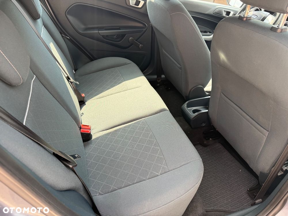 Ford Fiesta 1.25 Ghia - 8