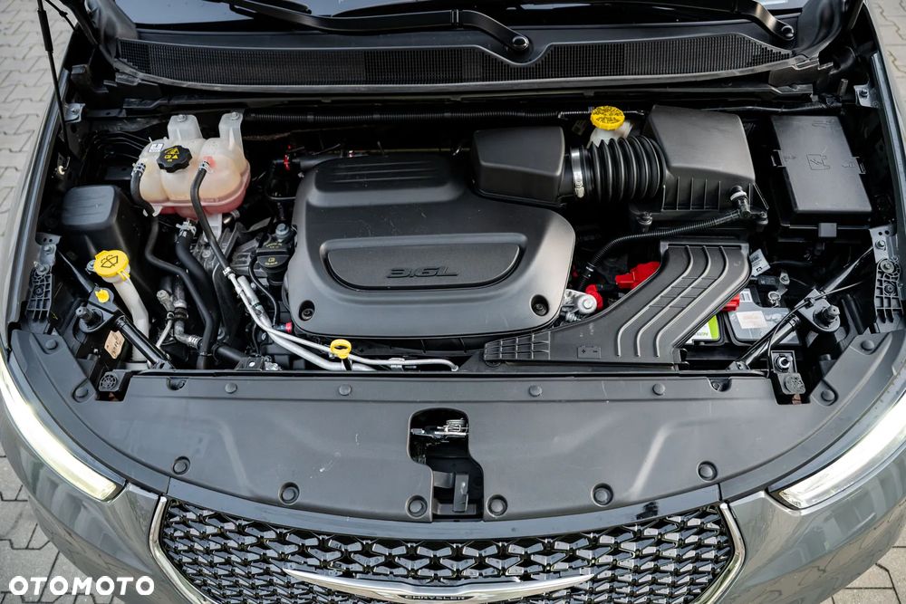 Chrysler Pacifica - 32