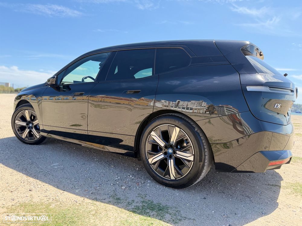 BMW iX xDrive 50 Pack Desportivo — fotografia 12