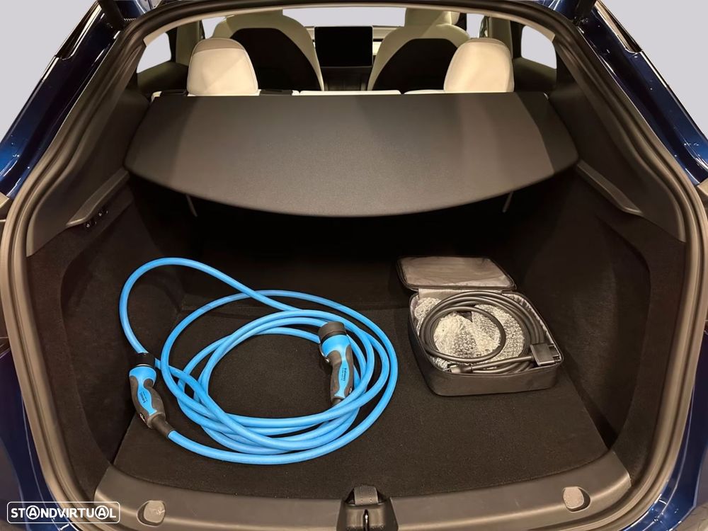 Tesla Model Y - 21