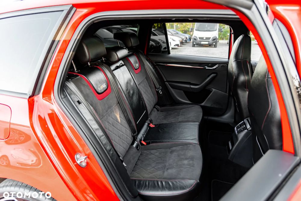 Skoda Octavia 2.0 TDI 4x4 DSG RS - 23