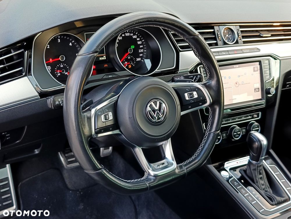 Volkswagen Passat Variant 2.0 TDI SCR DSG 4Motion Business - 34