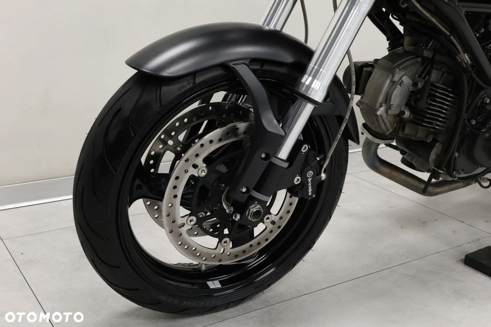 Ducati Monster - 31