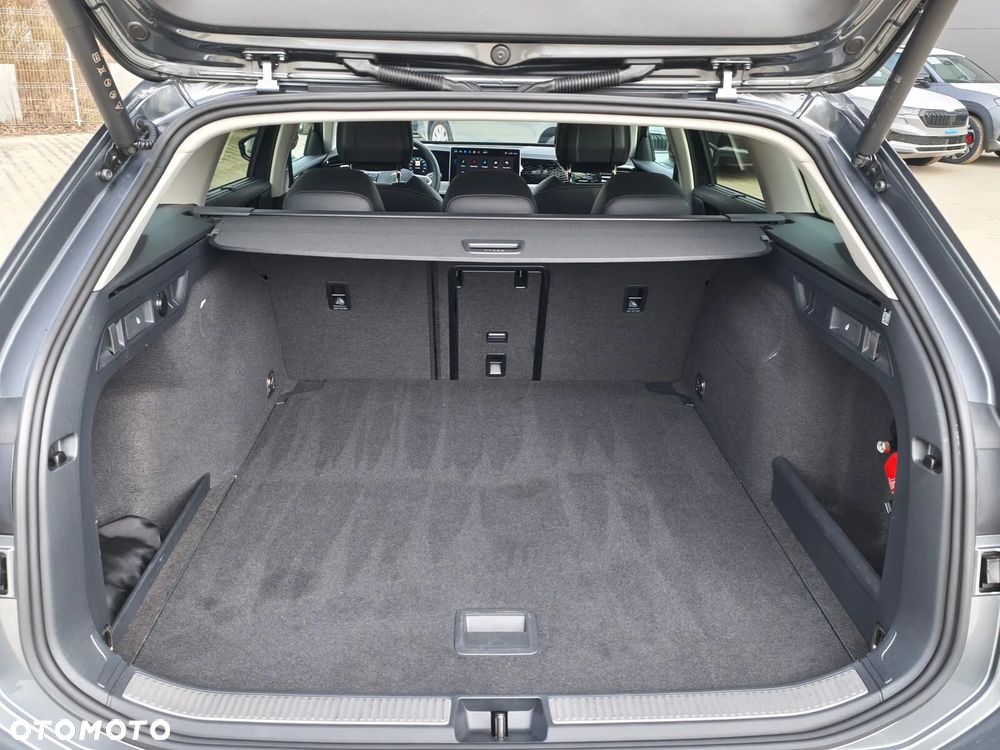 Volkswagen Passat - 11