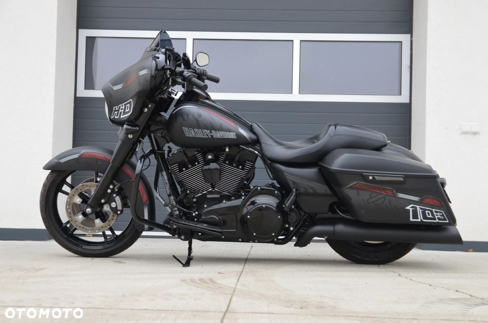 Harley-Davidson Touring Street Glide - 2