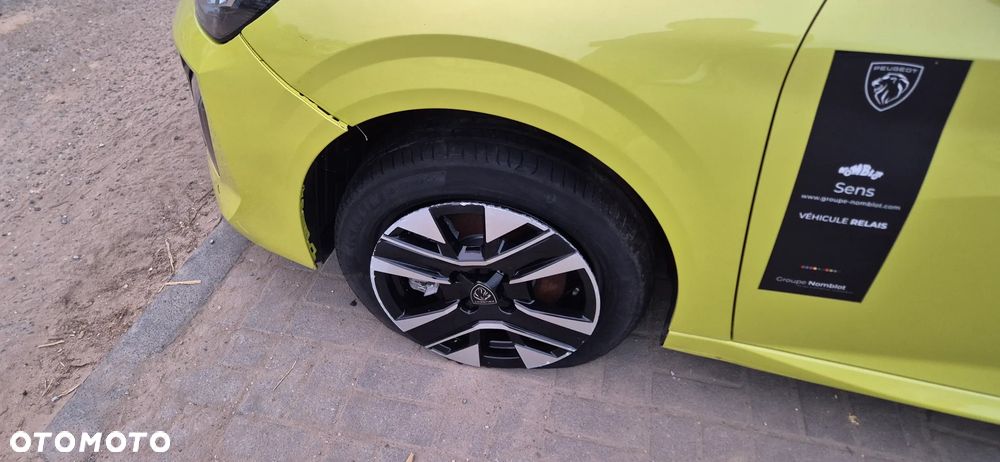 Peugeot 208 Active - 10