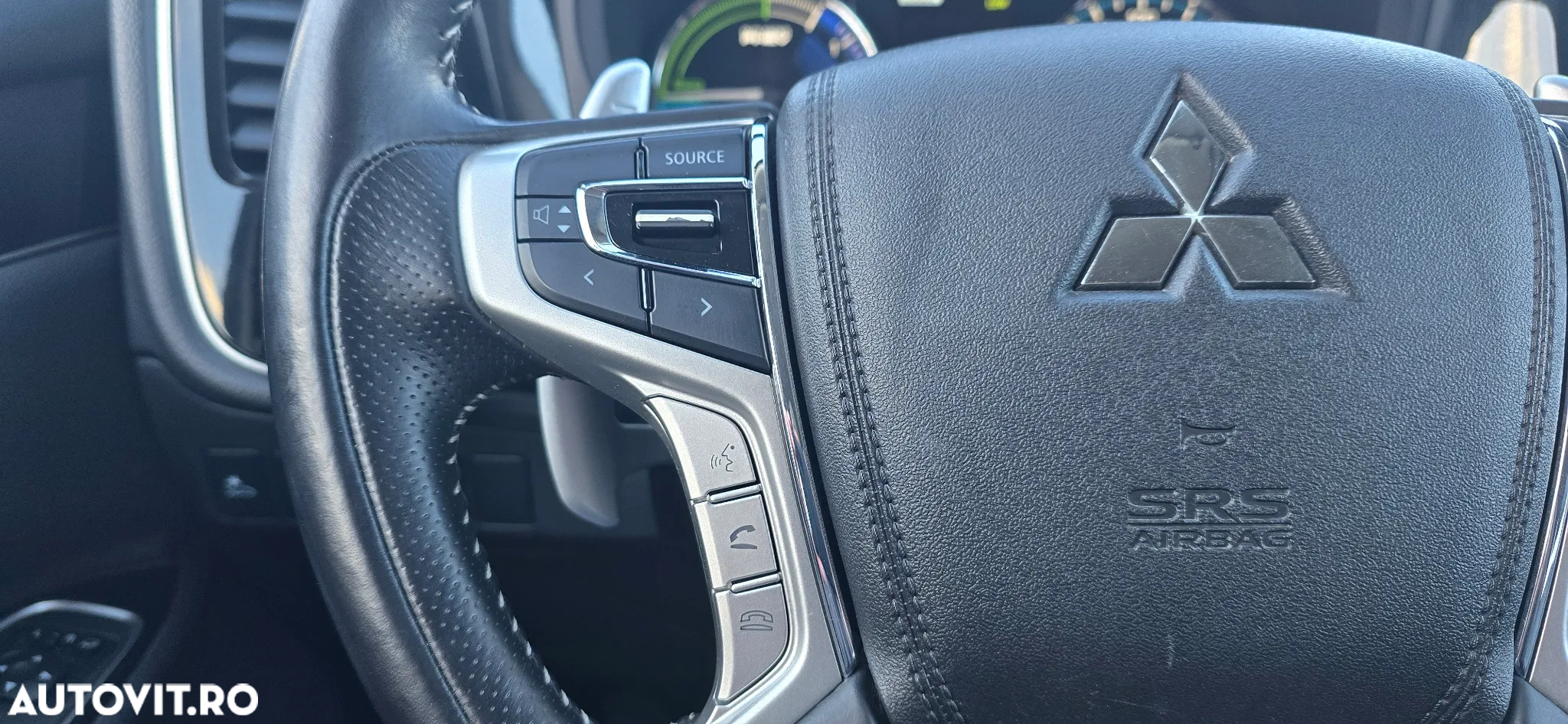 Mitsubishi Outlander 2.4 4WD Plug-In Hybrid - 10