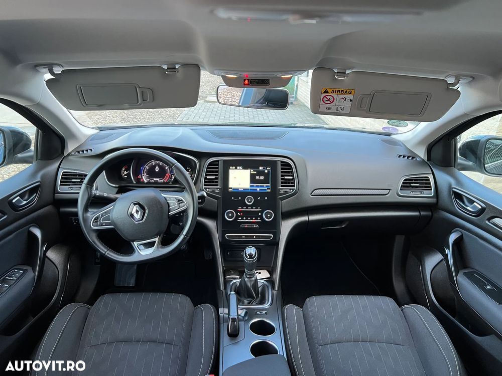 Renault Megane TCe 140 GPF LIMITED - 5