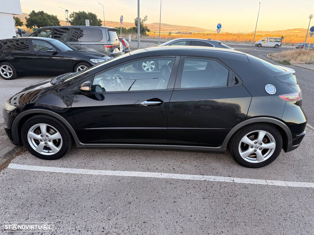 Honda Civic 1.4 i-VTEC Elegance - 1