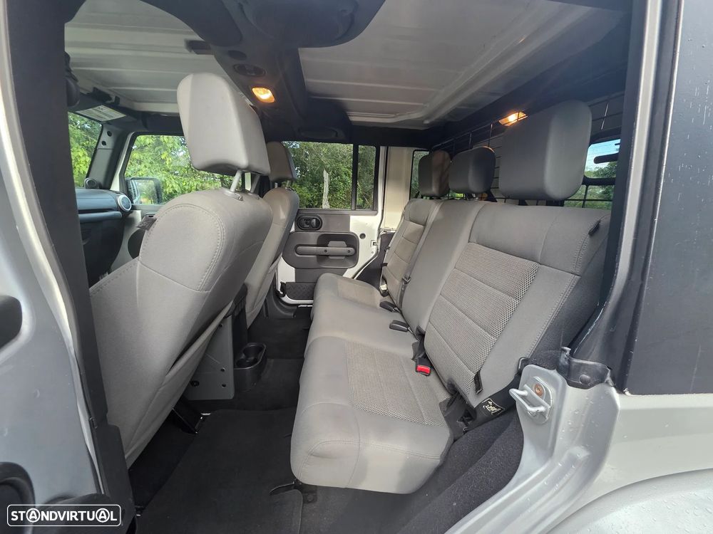 Jeep Wrangler 2.8 CRD ATX Sport - 11