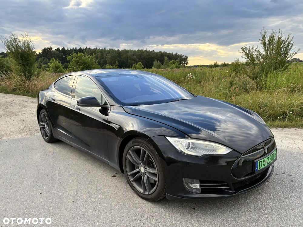Tesla Model S 85 D - 3