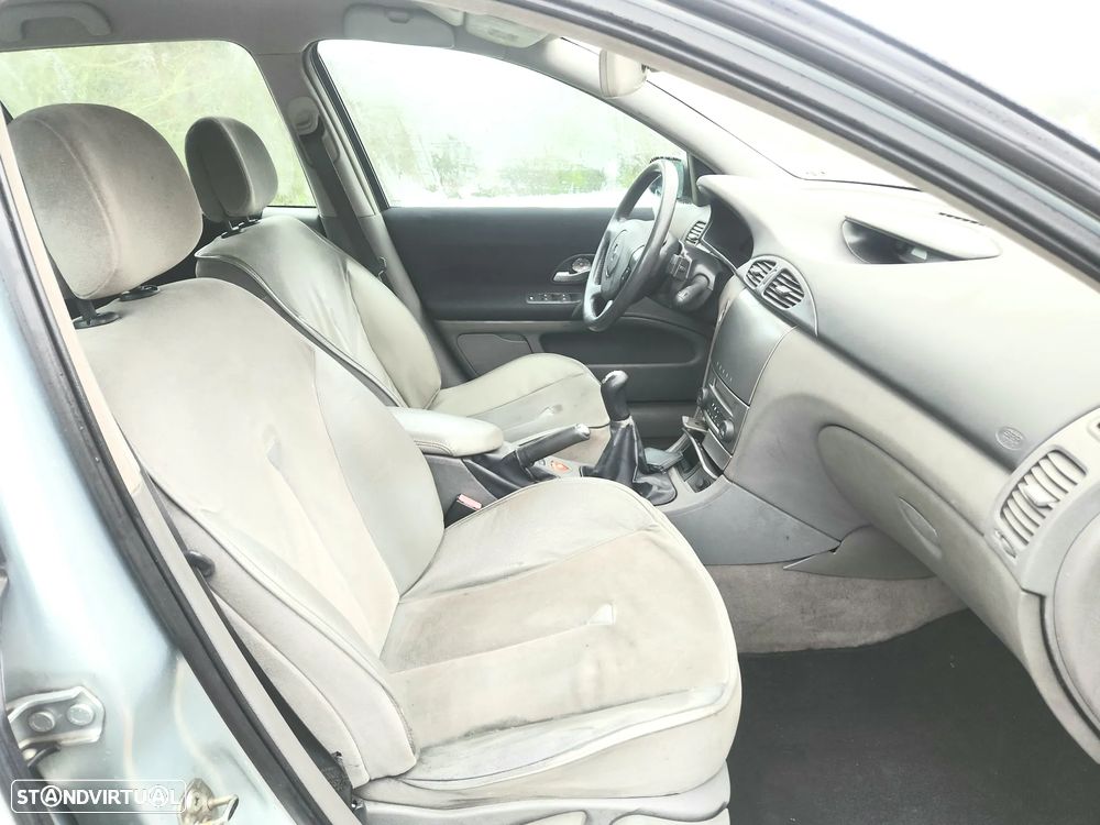 Renault Laguna Break 1.6 Privilège - 11