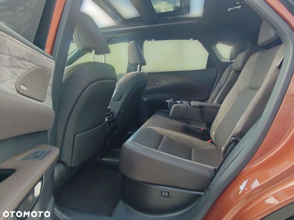 Lexus RX 450h+ Omotenashi - 27