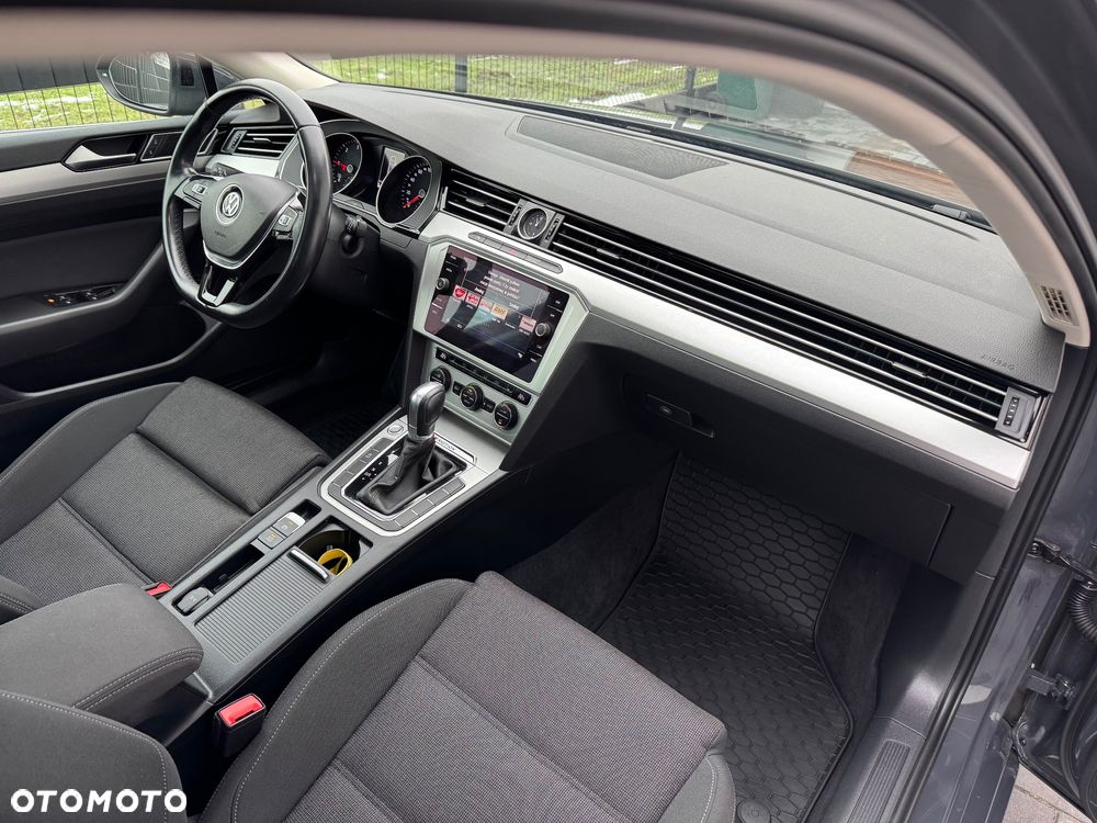 Volkswagen Passat Variant 2.0 TDI SCR DSG 4Motion Elegance - 25